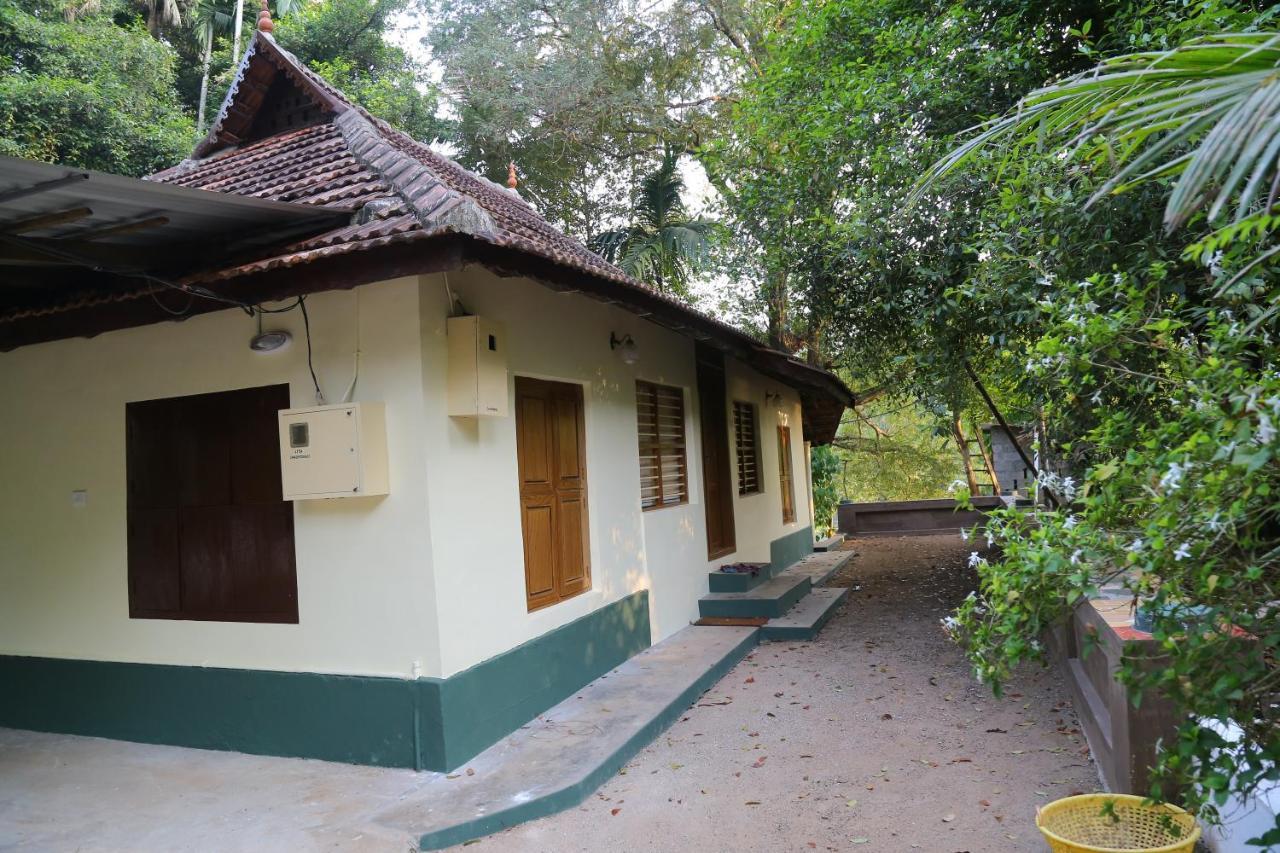 The Mana-Heritage stay - Chengazhimattam Mana Kottayam Luaran gambar
